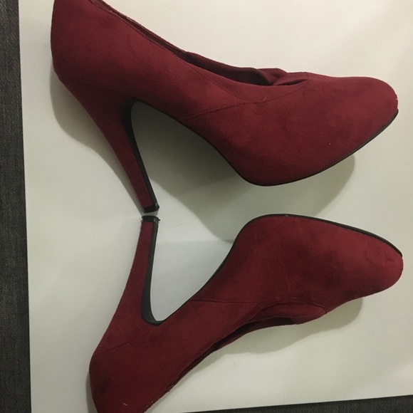 Boots - Picture 2 of 4